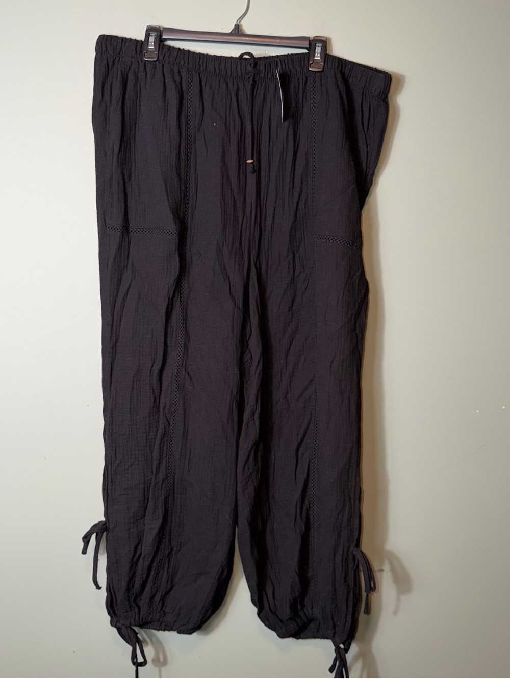 Torrid Women’s Black Drawstring Casual Pants NWT Size 2‎ Short
